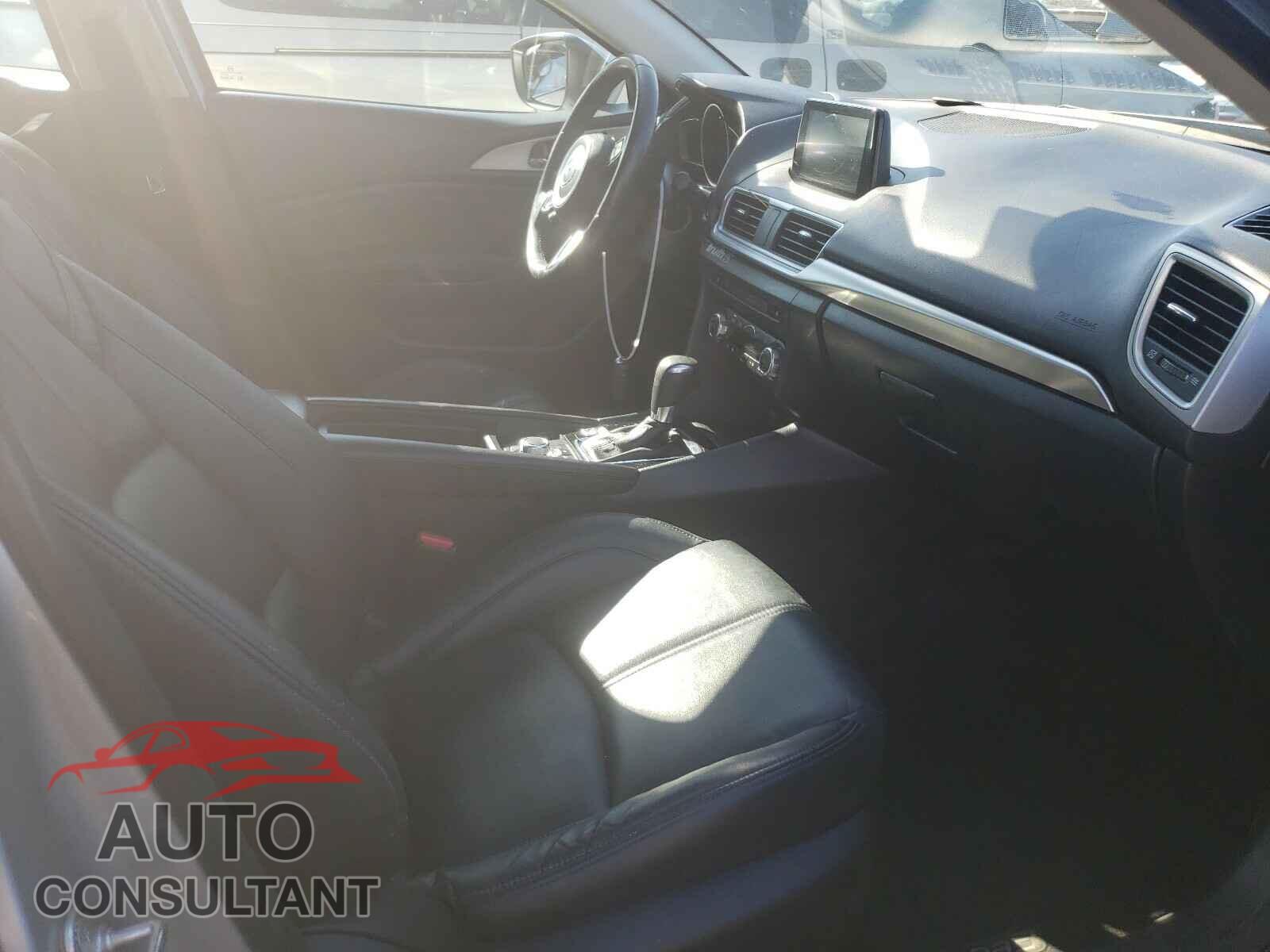 MAZDA 3 2017 - 3MZBN1V7XHM110937