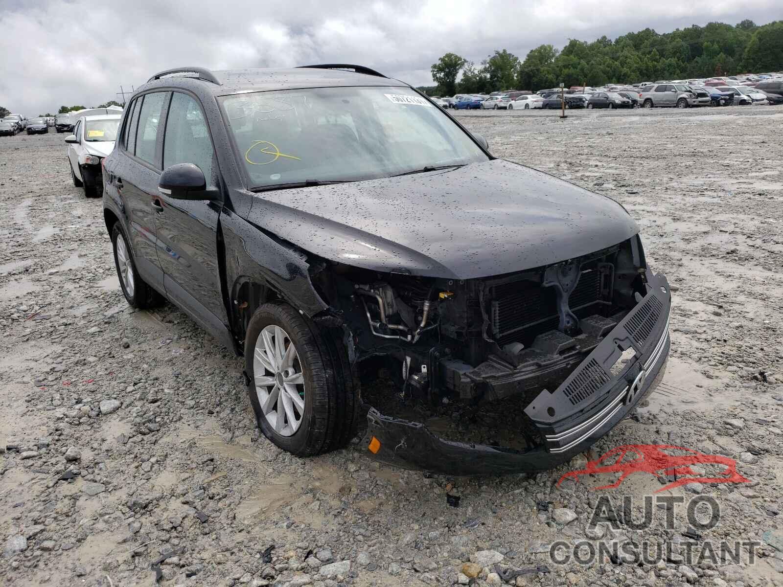 VOLKSWAGEN TIGUAN 2017 - WVGAV7AX5HK053587