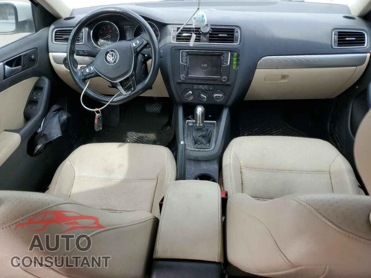 VOLKSWAGEN JETTA 2017 - 3VWDB7AJ6HM304533