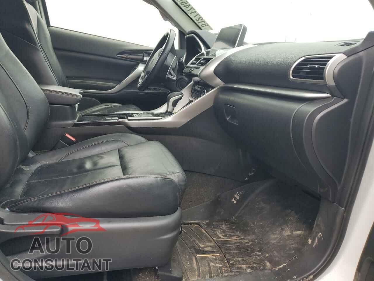 MITSUBISHI ECLIPSE 2018 - JA4AT5AA6JZ040719
