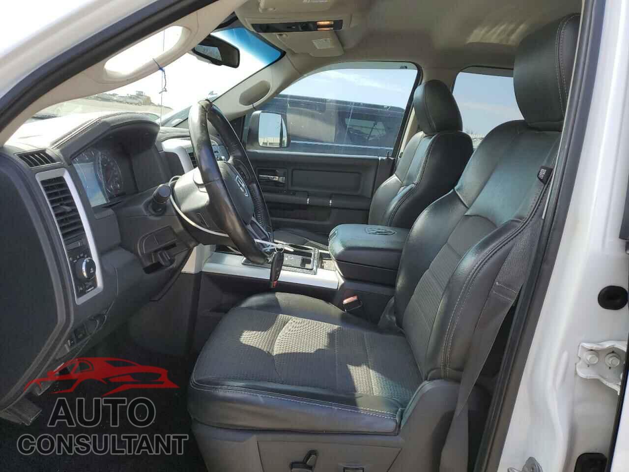 DODGE RAM 1500 2012 - 1C6RD7MT1CS226525