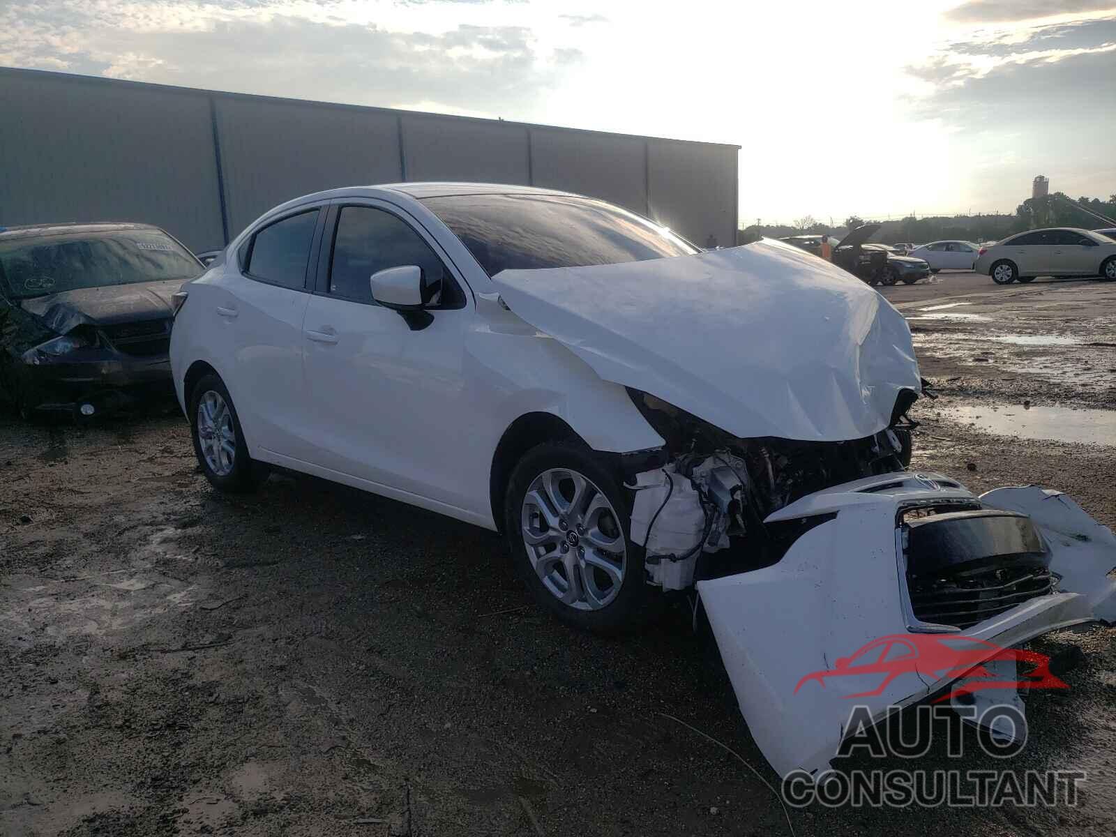 TOYOTA YARIS 2017 - 3MYDLBYV6HY171794