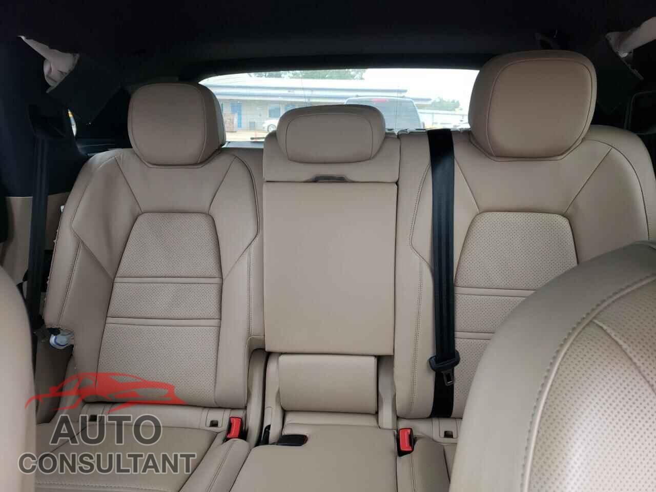 PORSCHE CAYENNE 2021 - WP1AA2AY0MDA01051