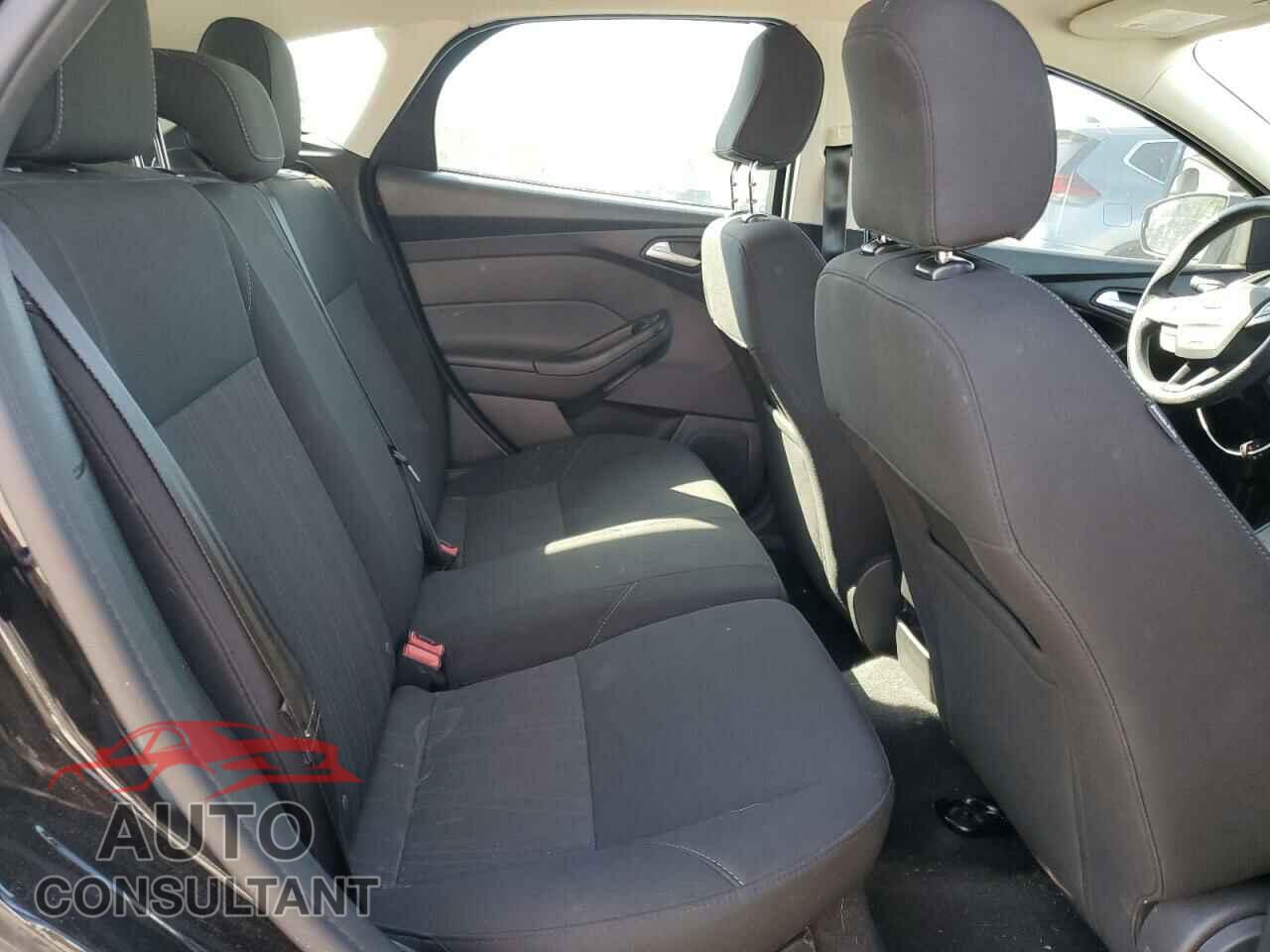 FORD FOCUS 2017 - 1FADP3K23HL337307