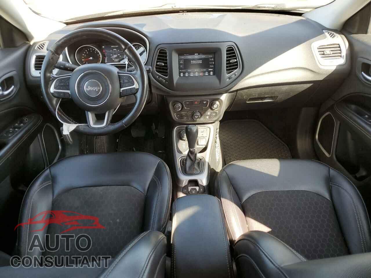 JEEP COMPASS 2018 - 3C4NJDBB8JT223111