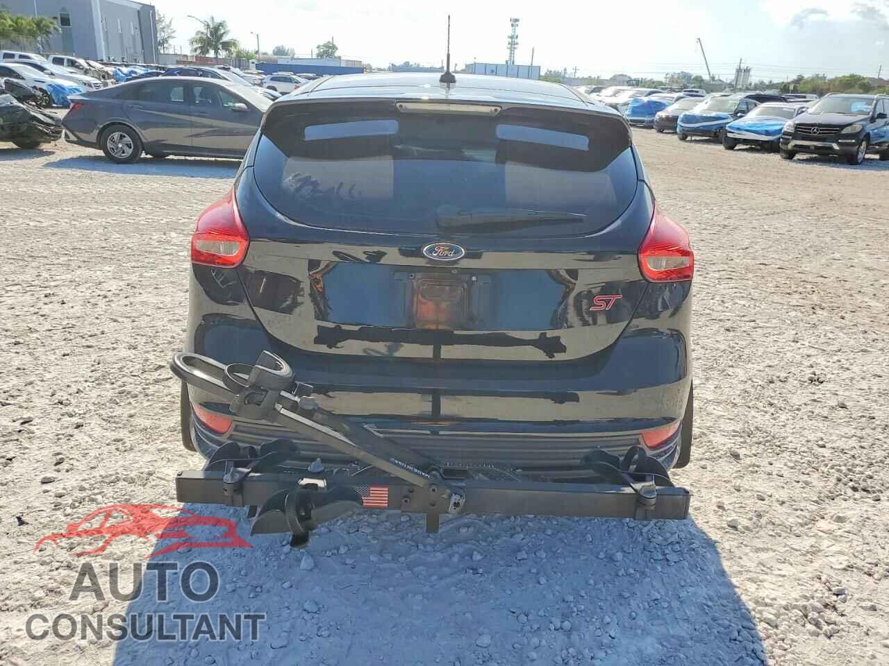 FORD FOCUS 2017 - 1FADP3L96HL298210