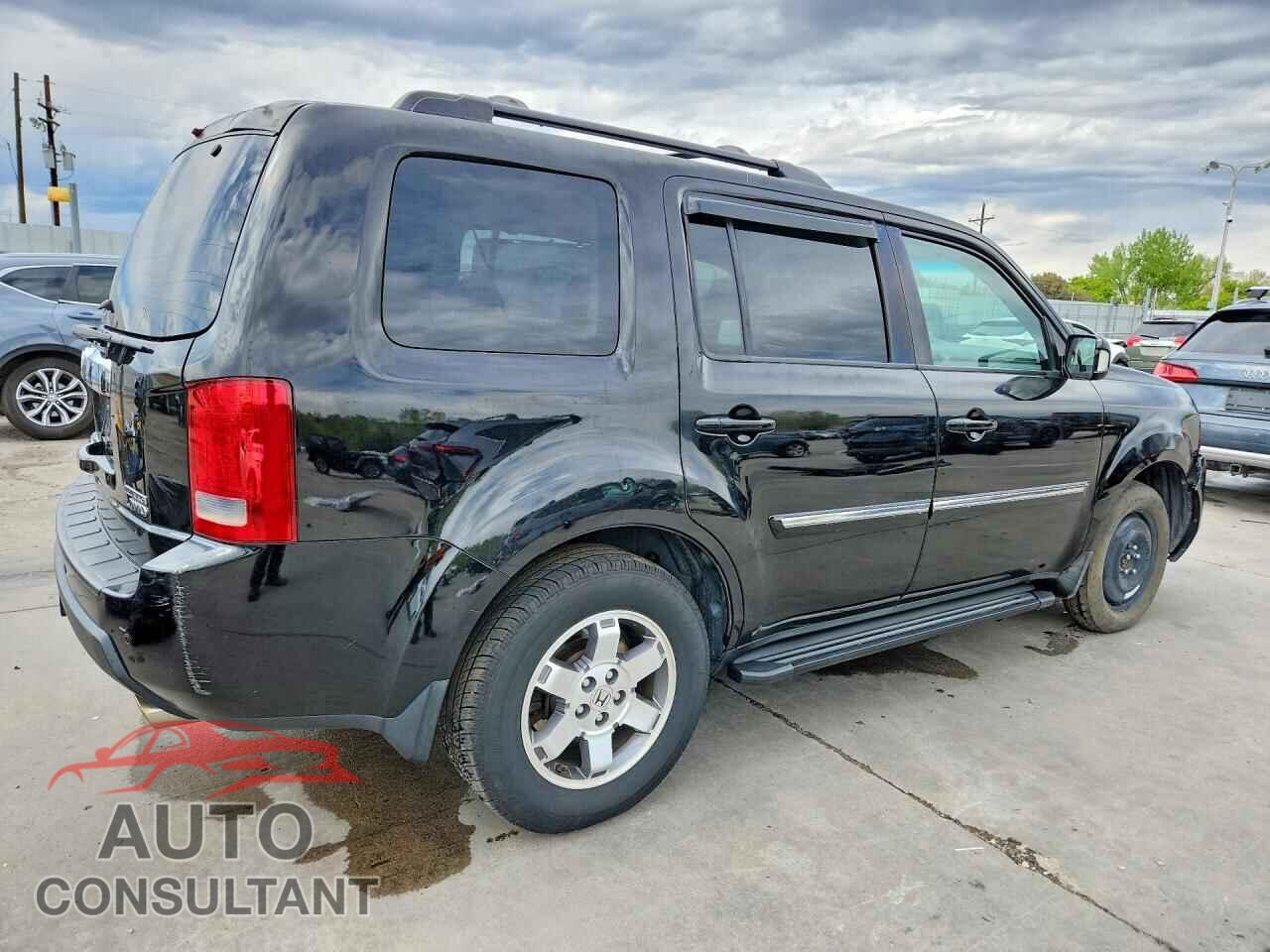 HONDA PILOT 2011 - 5FNYF4H9XBB039789