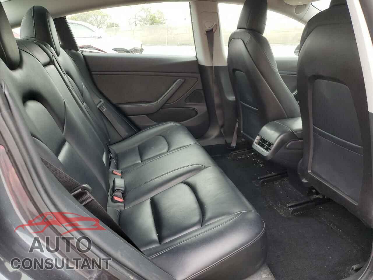 TESLA MODEL 3 2019 - 5YJ3E1EB6KF385910