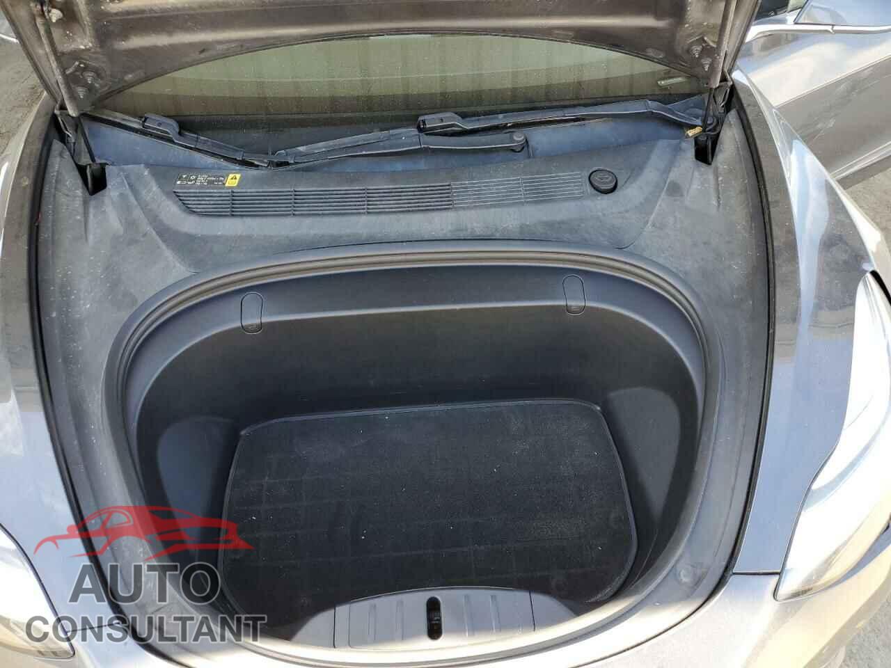 TESLA MODEL 3 2018 - 5YJ3E1EB9JF062983