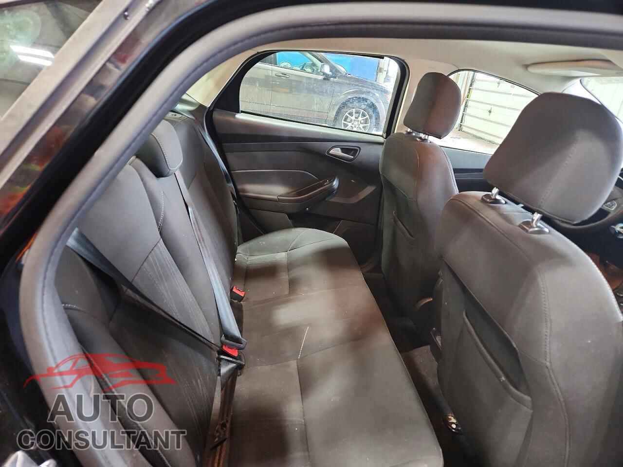 FORD FOCUS 2017 - 1FADP3F20HL340191
