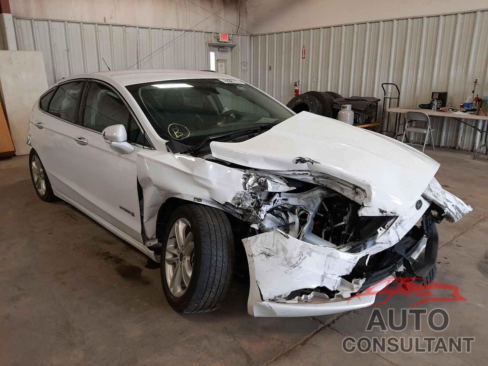 FORD FUSION 2018 - 3FA6P0LU2JR171621