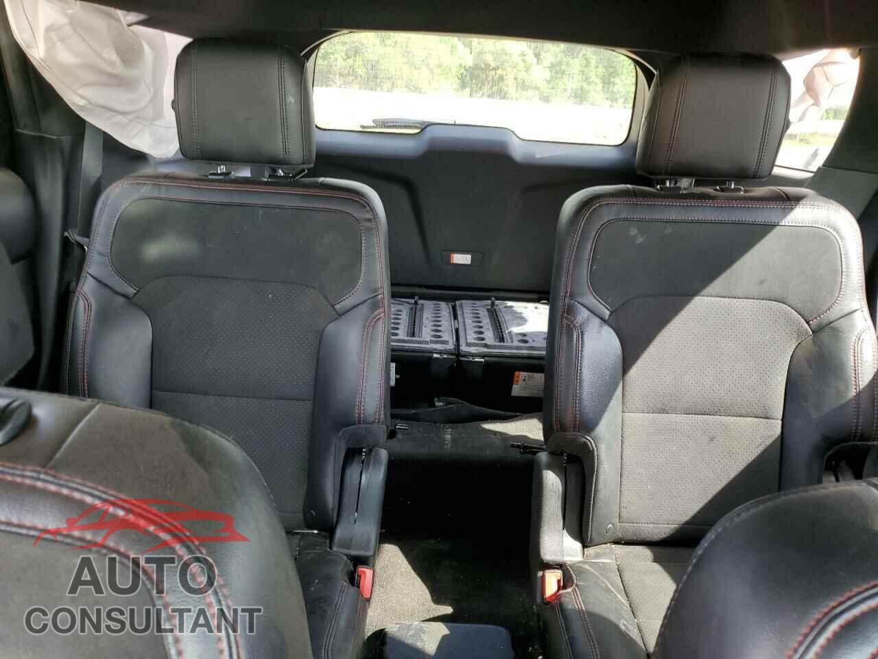 FORD EXPLORER 2018 - 1FM5K7D8XJGB26072