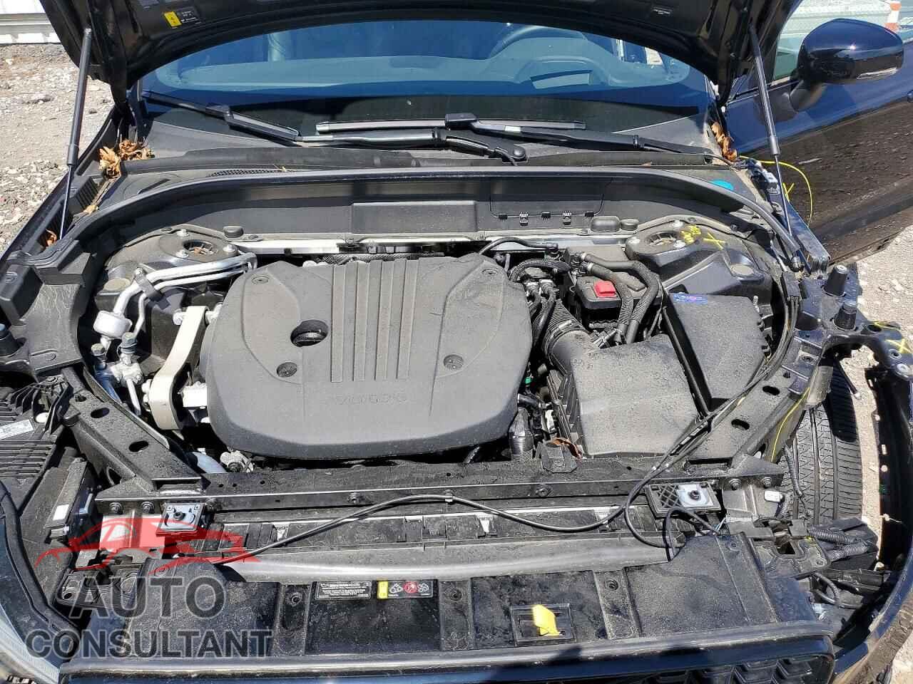 VOLVO XC60 2025 - YV4M12RDXS1038023