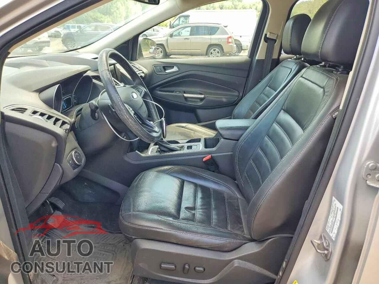 FORD ESCAPE 2017 - 1FMCU9JD8HUE82563