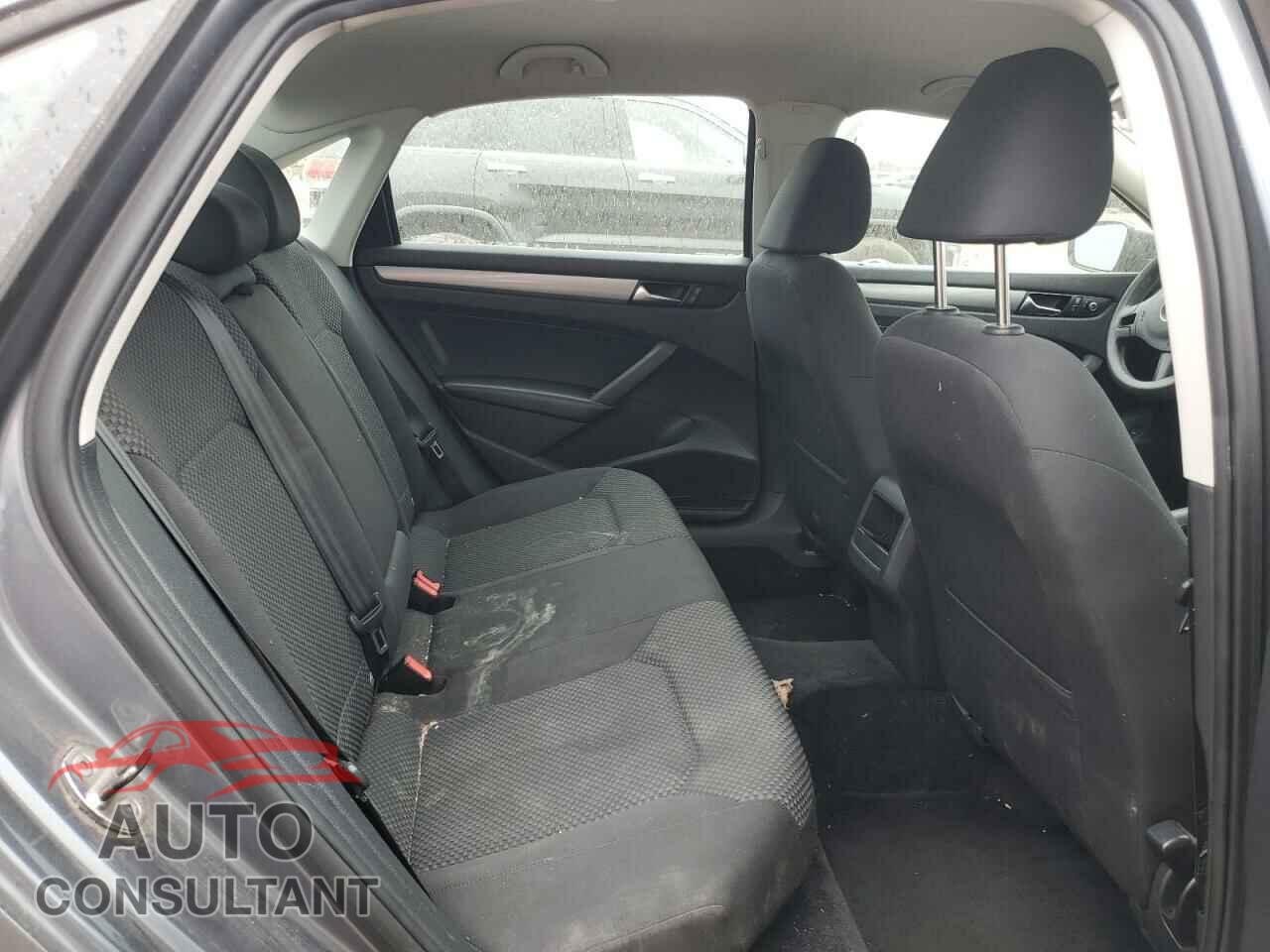 VOLKSWAGEN PASSAT 2013 - 1VWAP7A38DC048686