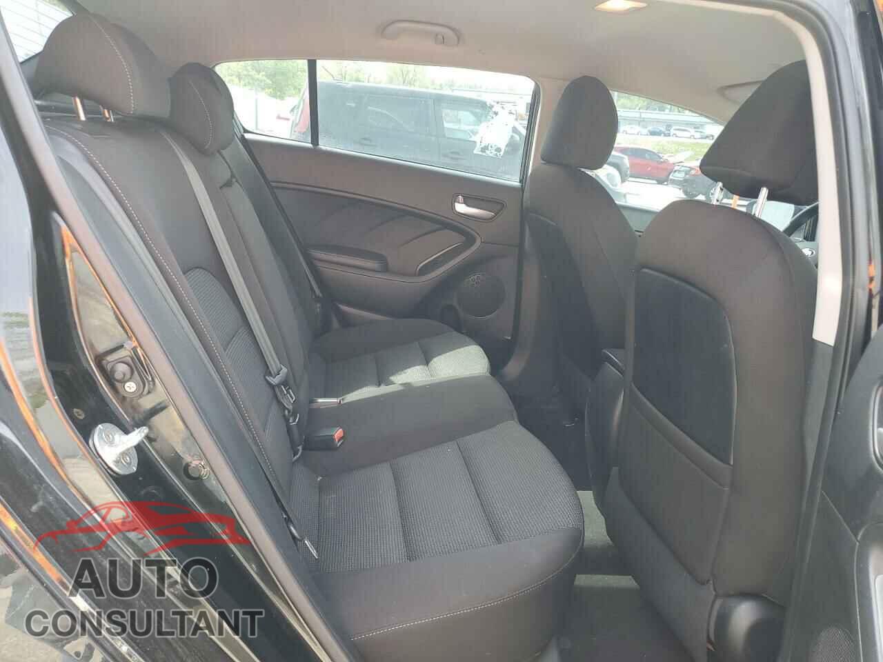 KIA FORTE 2017 - KNAFK5A87H5673000