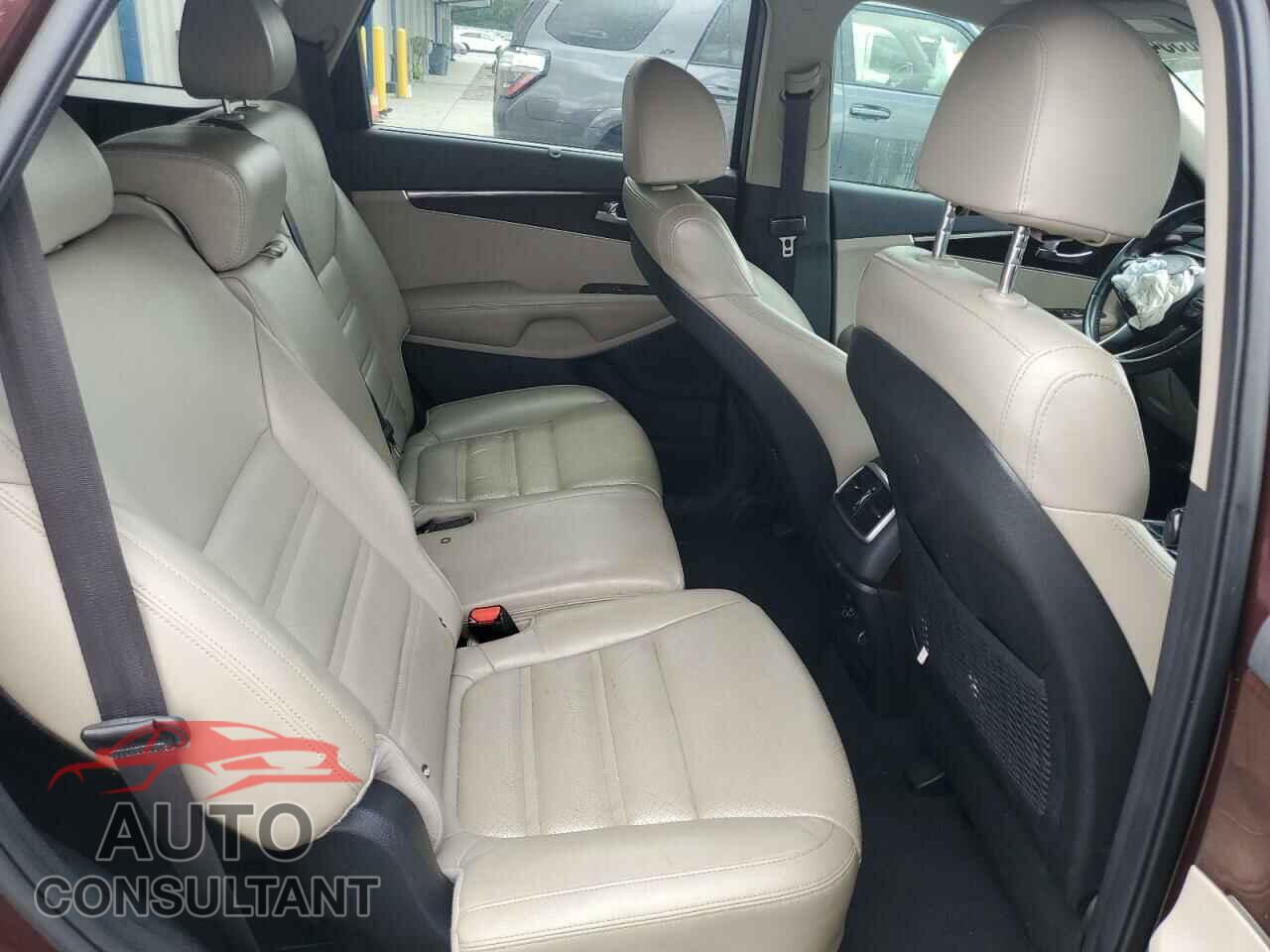 KIA SORENTO 2018 - 5XYPH4A56JG427073