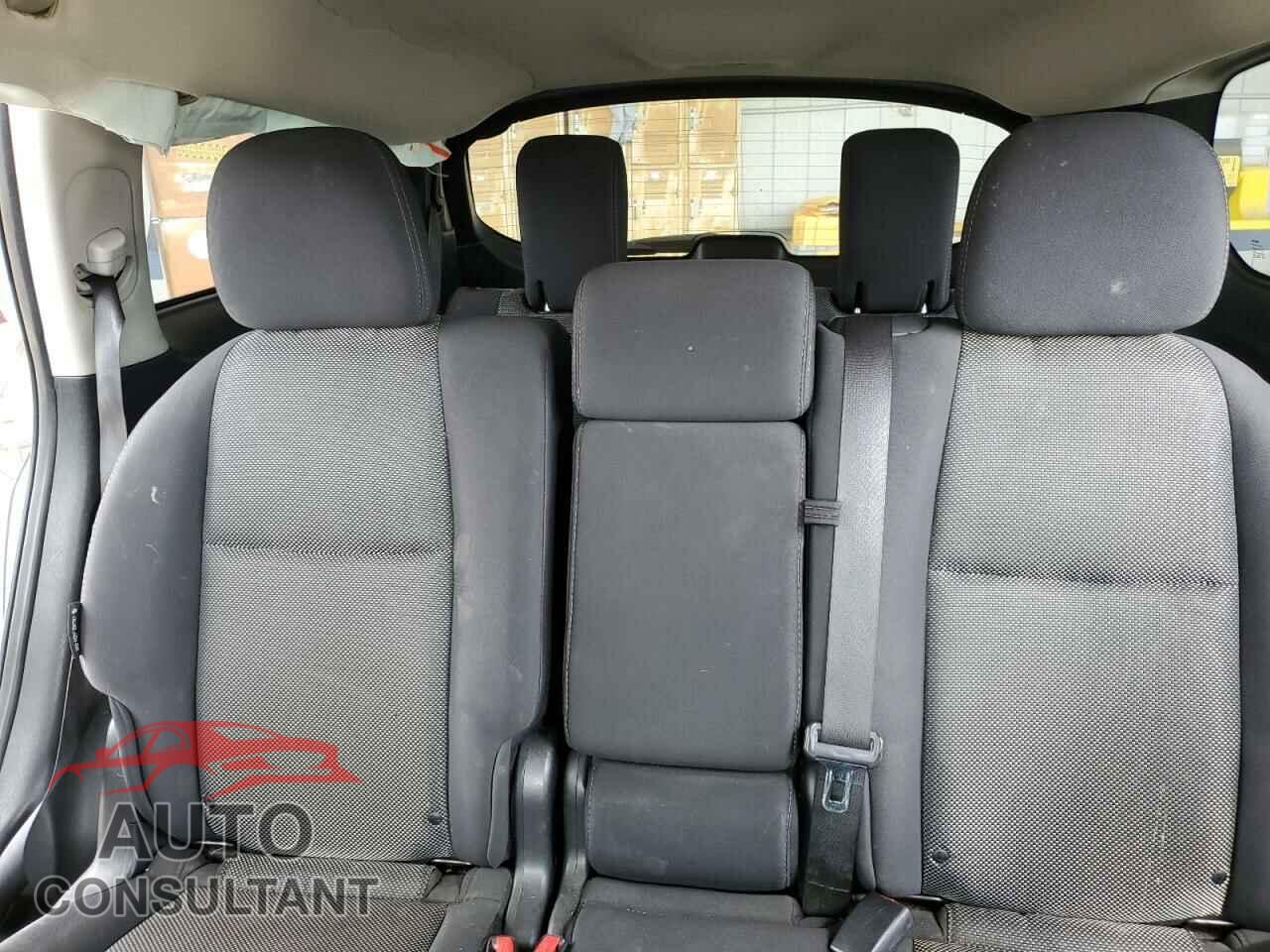 NISSAN PATHFINDER 2018 - 5N1DR2MN2JC662179