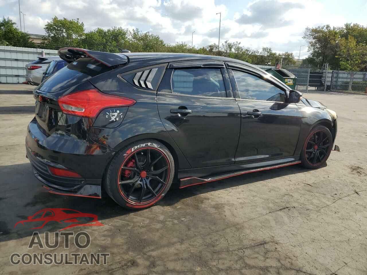FORD FOCUS 2015 - 1FADP3L94FL228153