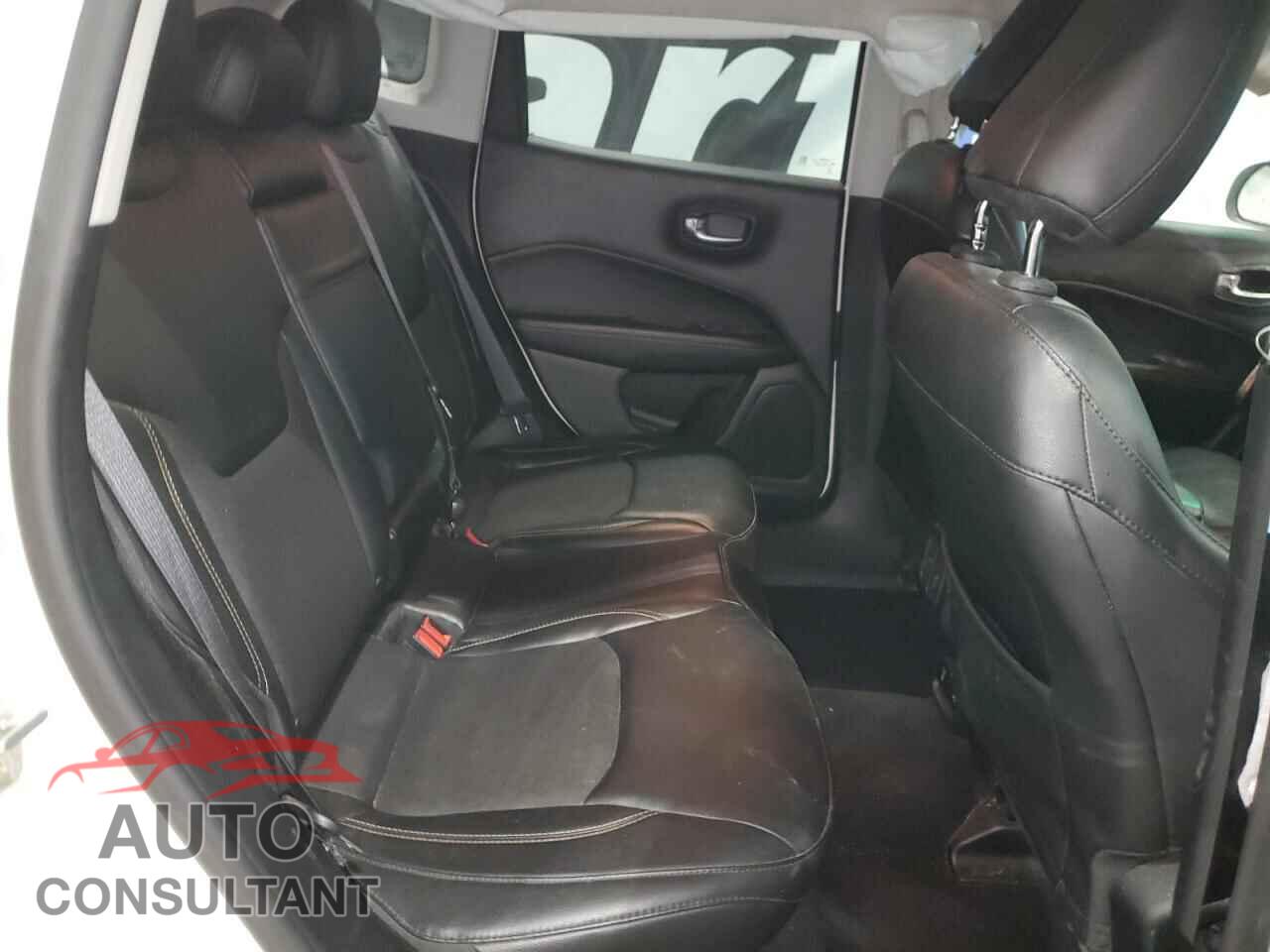 JEEP COMPASS 2018 - 3C4NJDBB4JT418445