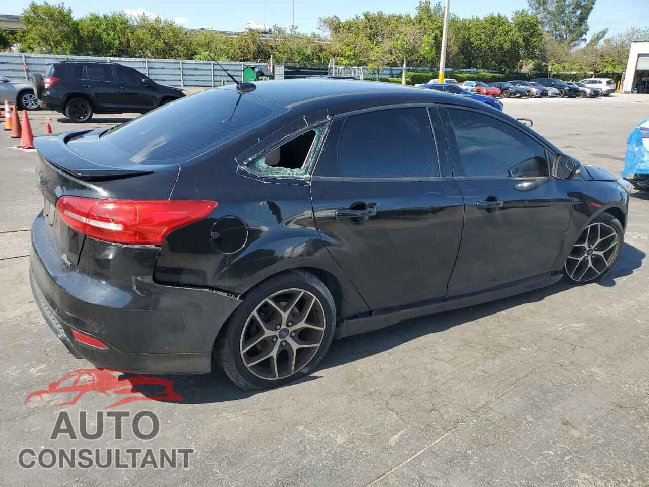 FORD FOCUS 2015 - 1FADP3F28FL268069