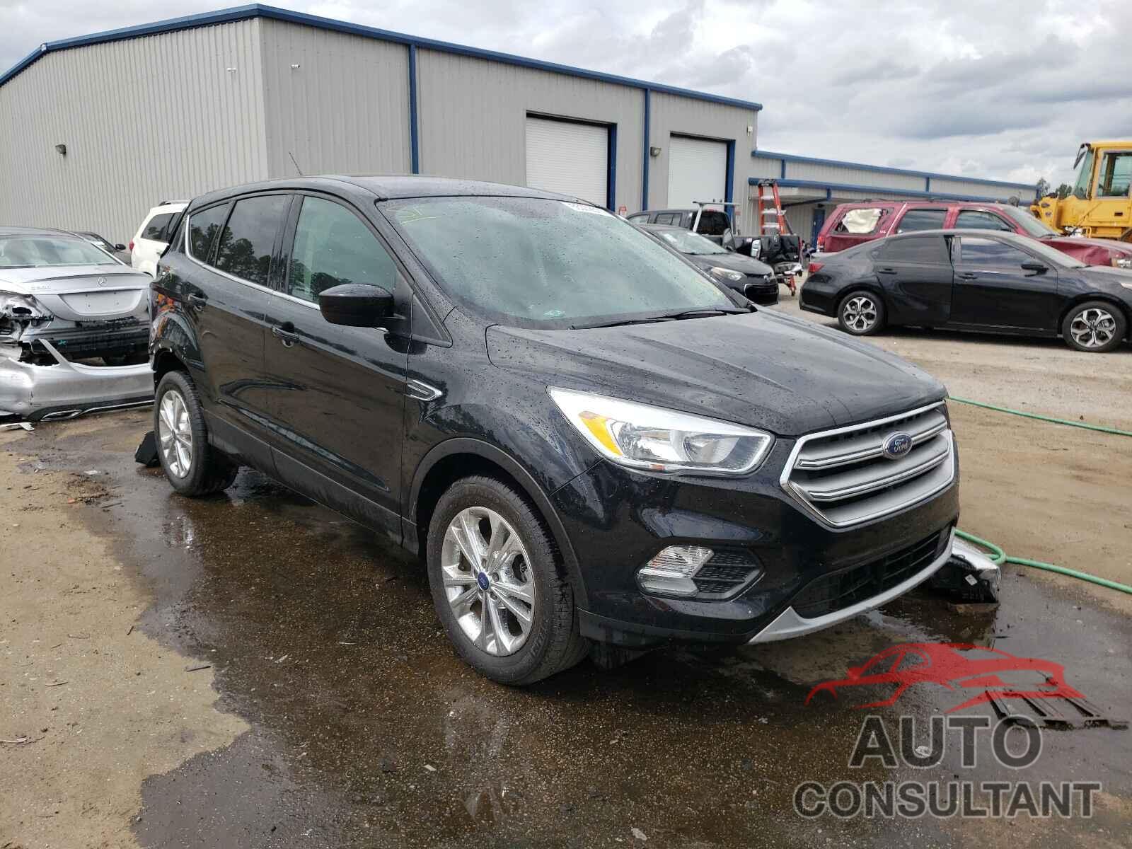 FORD ESCAPE 2017 - 1FMCU0GD7HUC77769