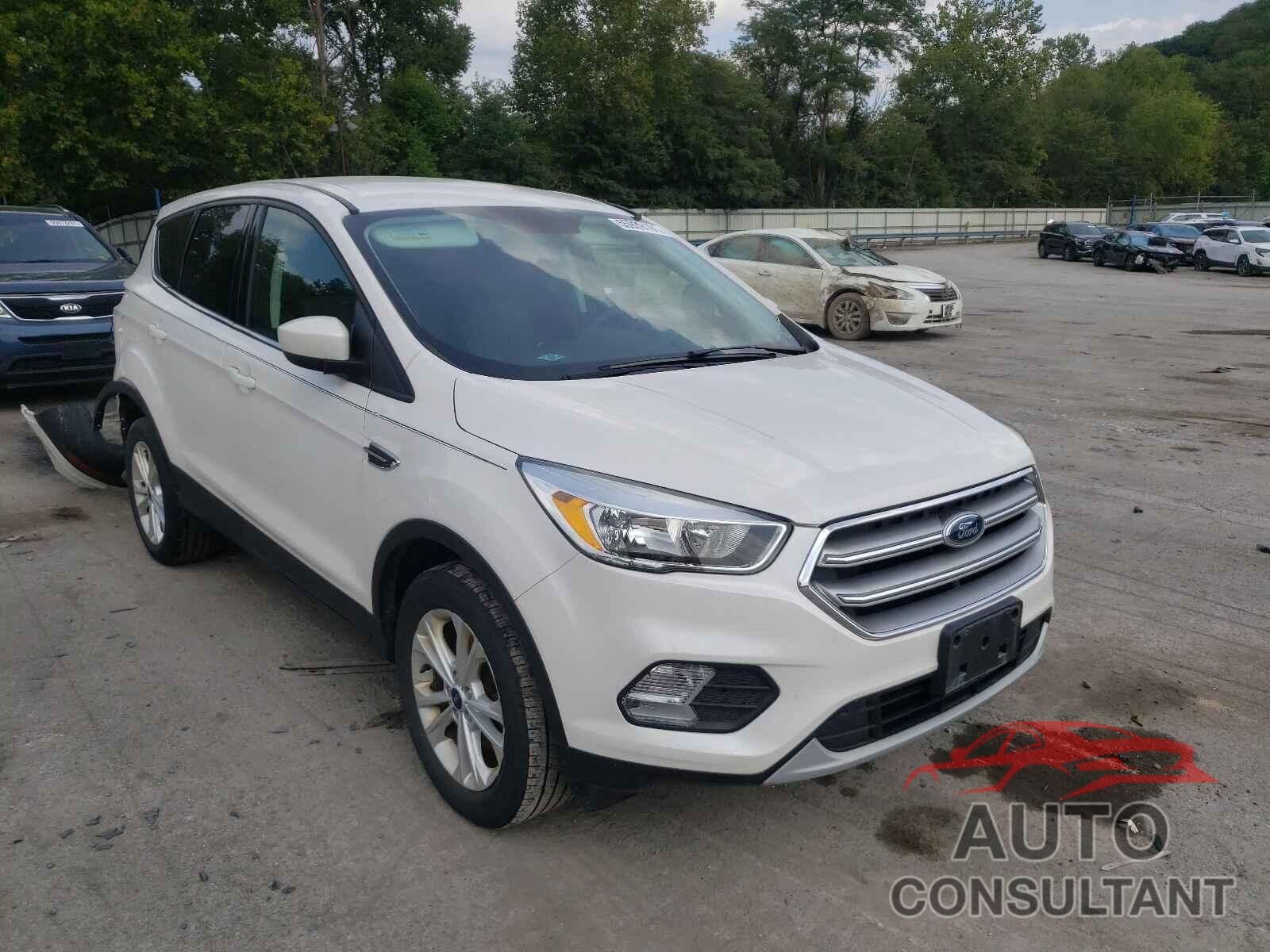 FORD ESCAPE 2017 - 1FMCU9GD1HUD82442