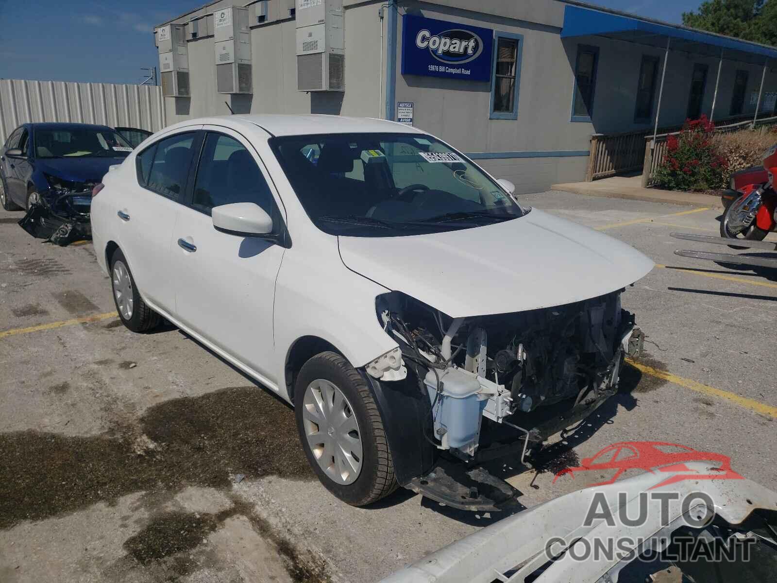 NISSAN VERSA 2018 - 3N1CN7AP7JL876560