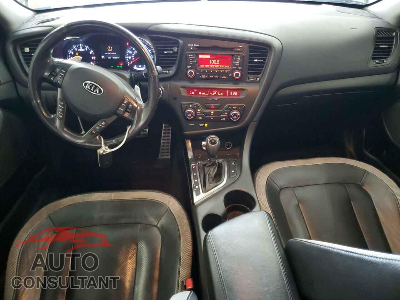 KIA OPTIMA 2011 - KNAGR4A65B5090425