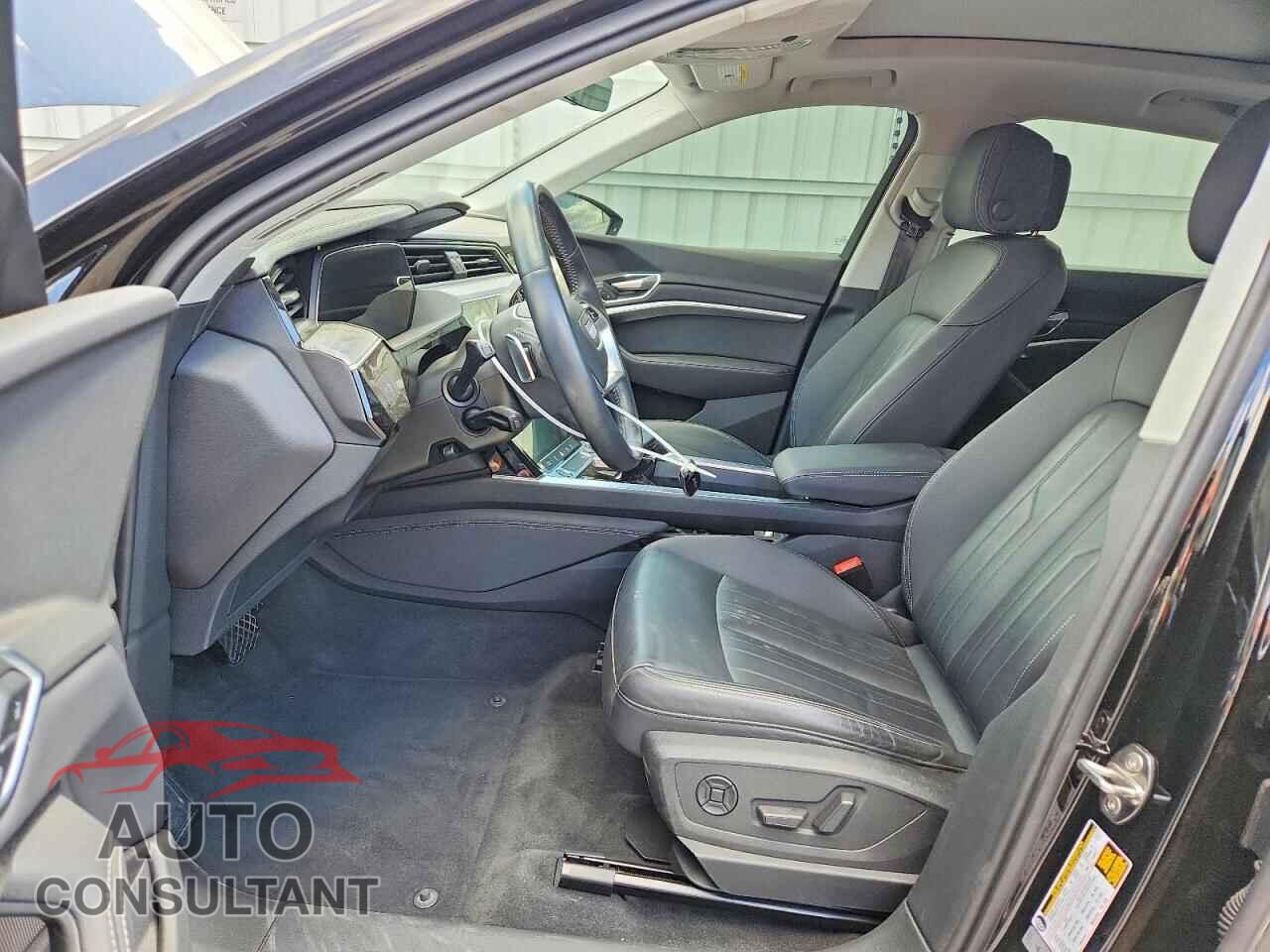 AUDI E-TRON 2021 - WA1AAAGE4MB008812