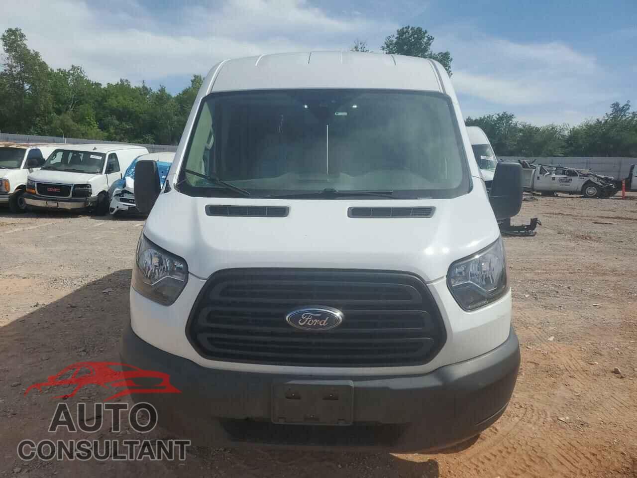 FORD TRANSIT 2019 - 1FTYR2CM6KKA28265
