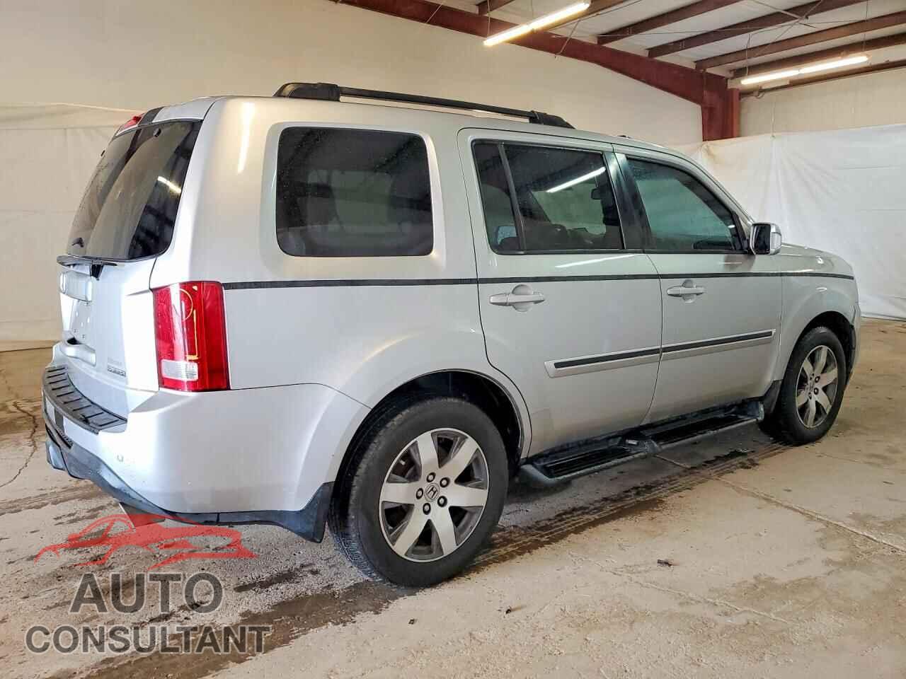 HONDA PILOT 2015 - 5FNYF3H93FB001031