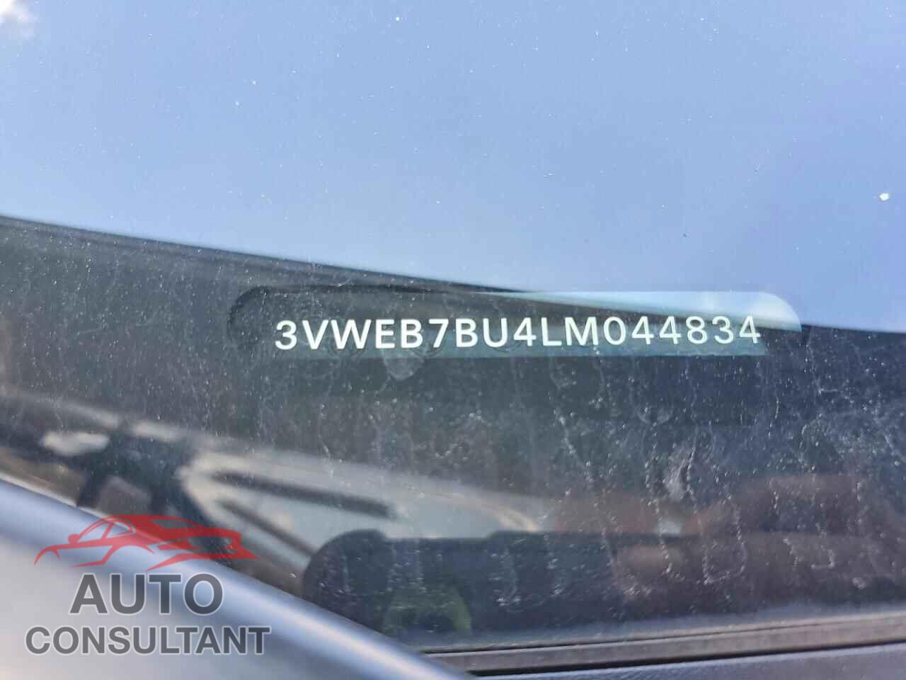 VOLKSWAGEN JETTA 2020 - 3VWEB7BU4LM044834