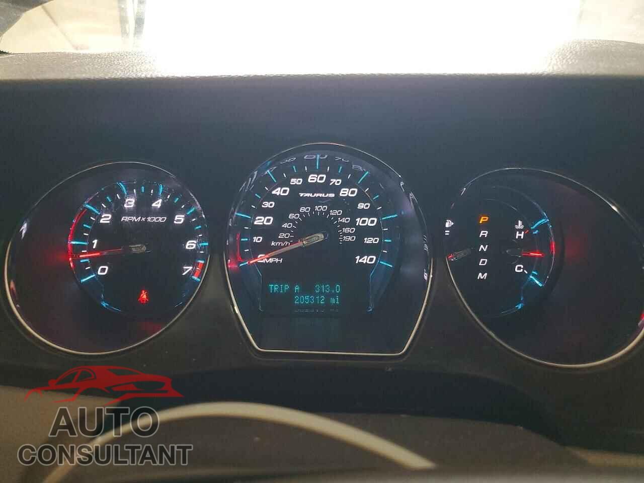 FORD TAURUS 2011 - 1FAHP2FW1BG110562