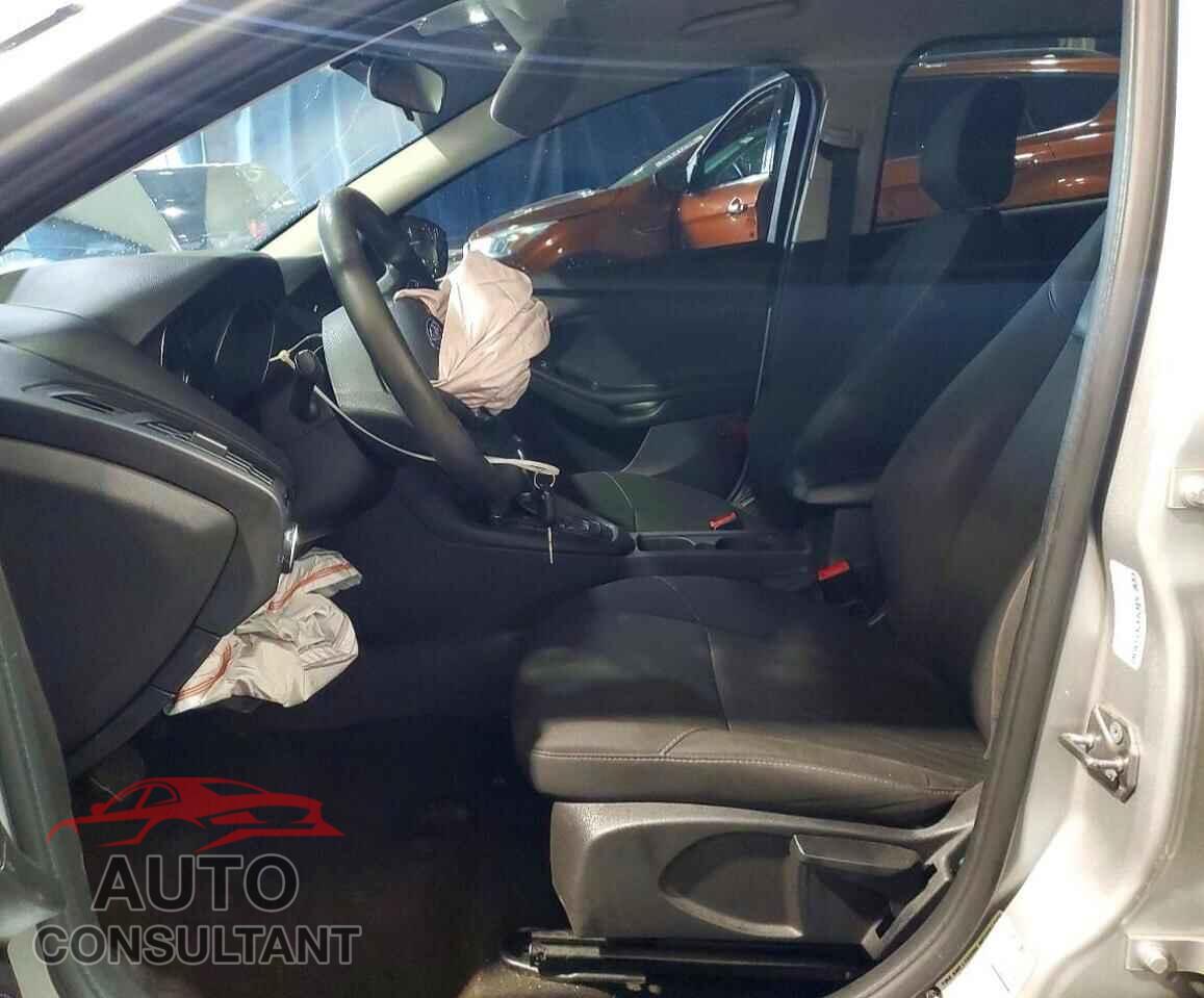 FORD FOCUS 2018 - 1FADP3F20JL328659