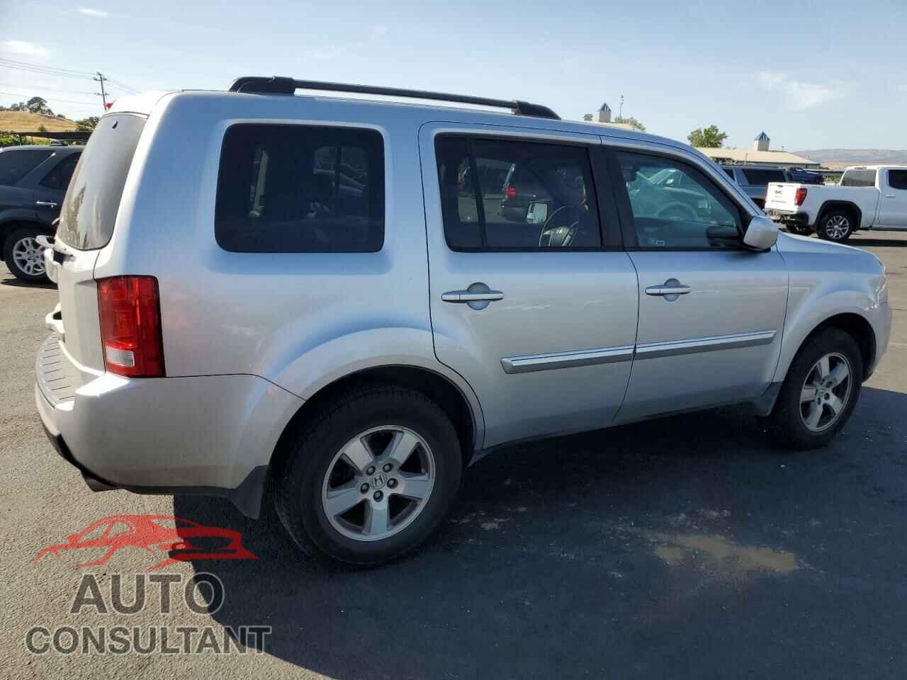 HONDA PILOT 2011 - 5FNYF3H52BB018796