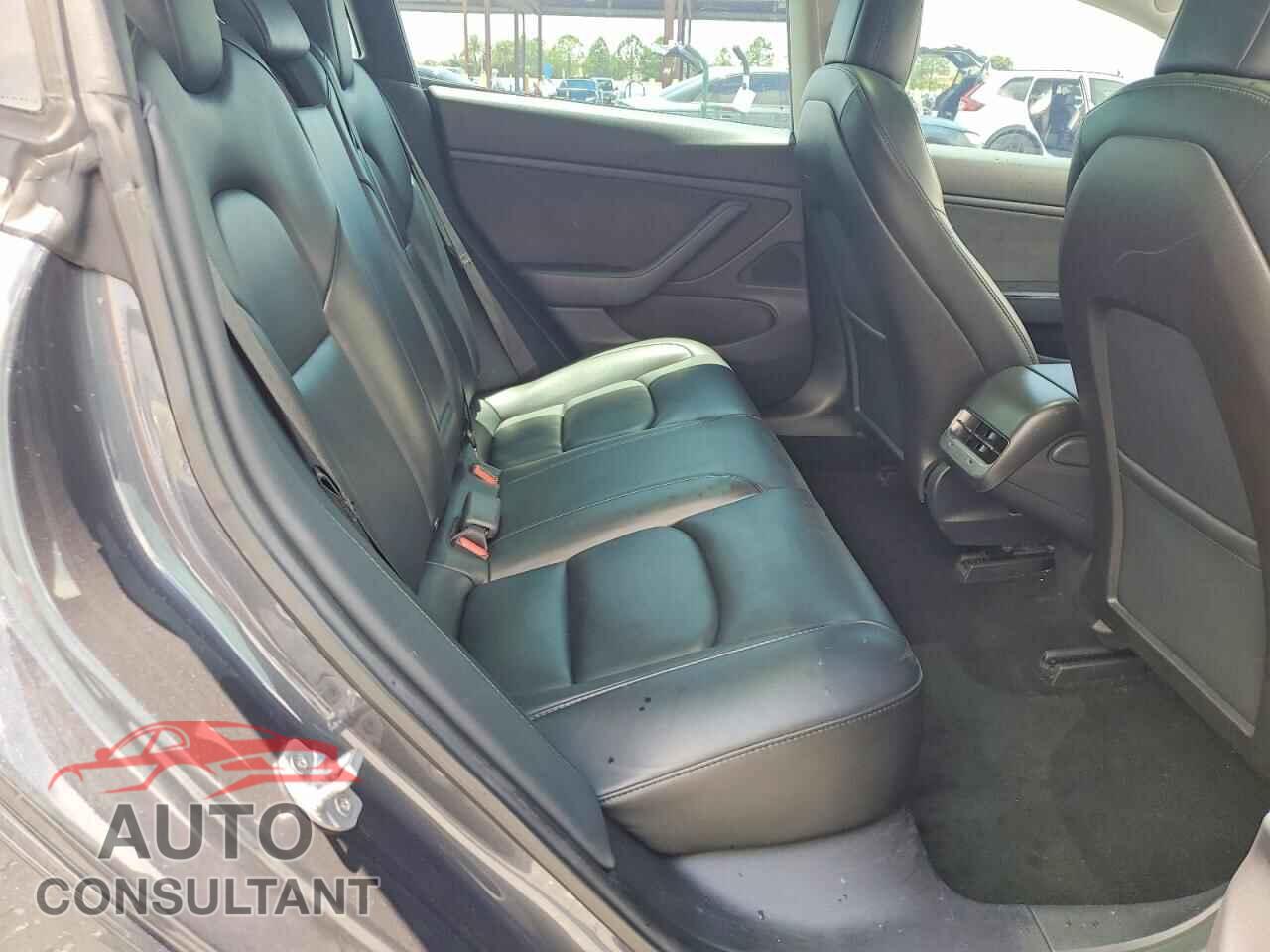 TESLA MODEL 3 2019 - 5YJ3E1EB5KF453582