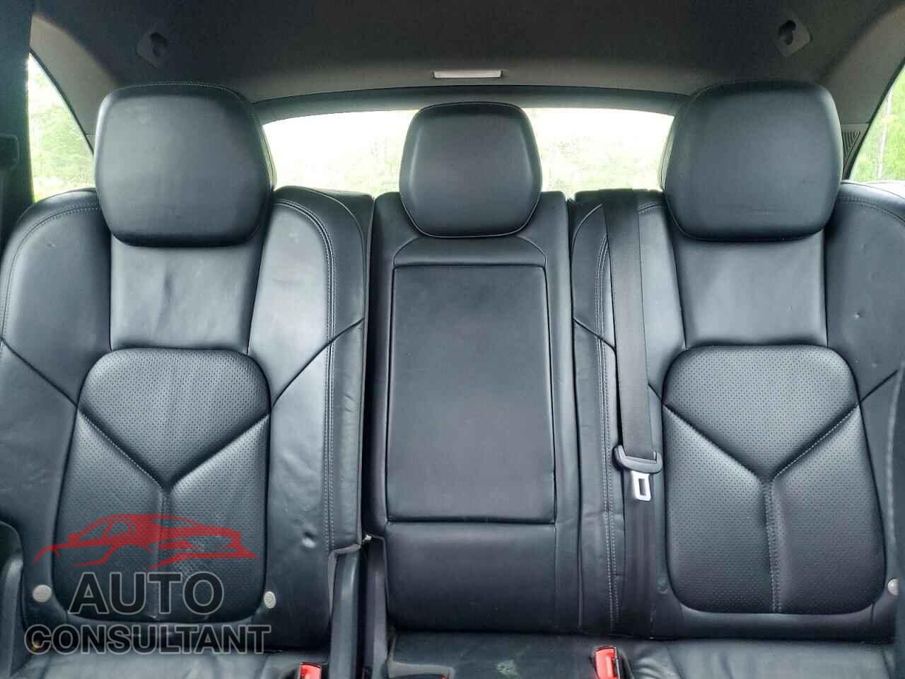 PORSCHE CAYENNE 2013 - WP1AA2A25DLA08448