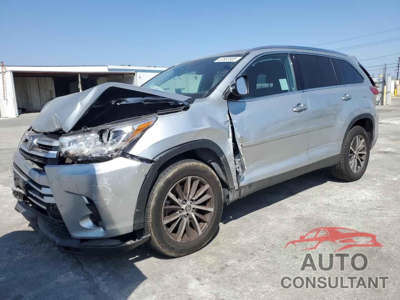 TOYOTA HIGHLANDER 2019 - 5TDKZRFH2KS572378