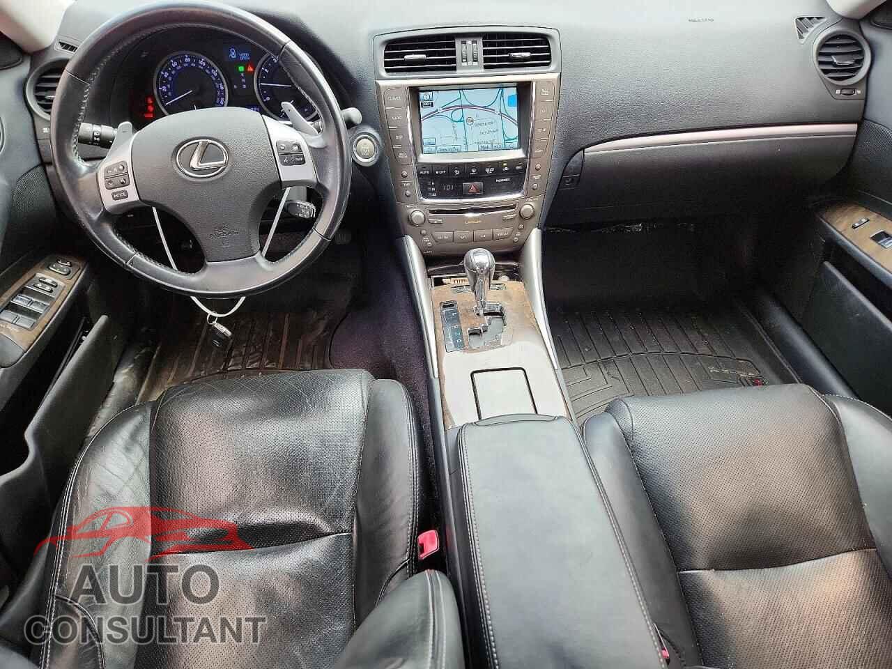 LEXUS IS 2012 - JTHCF5C28C5056361