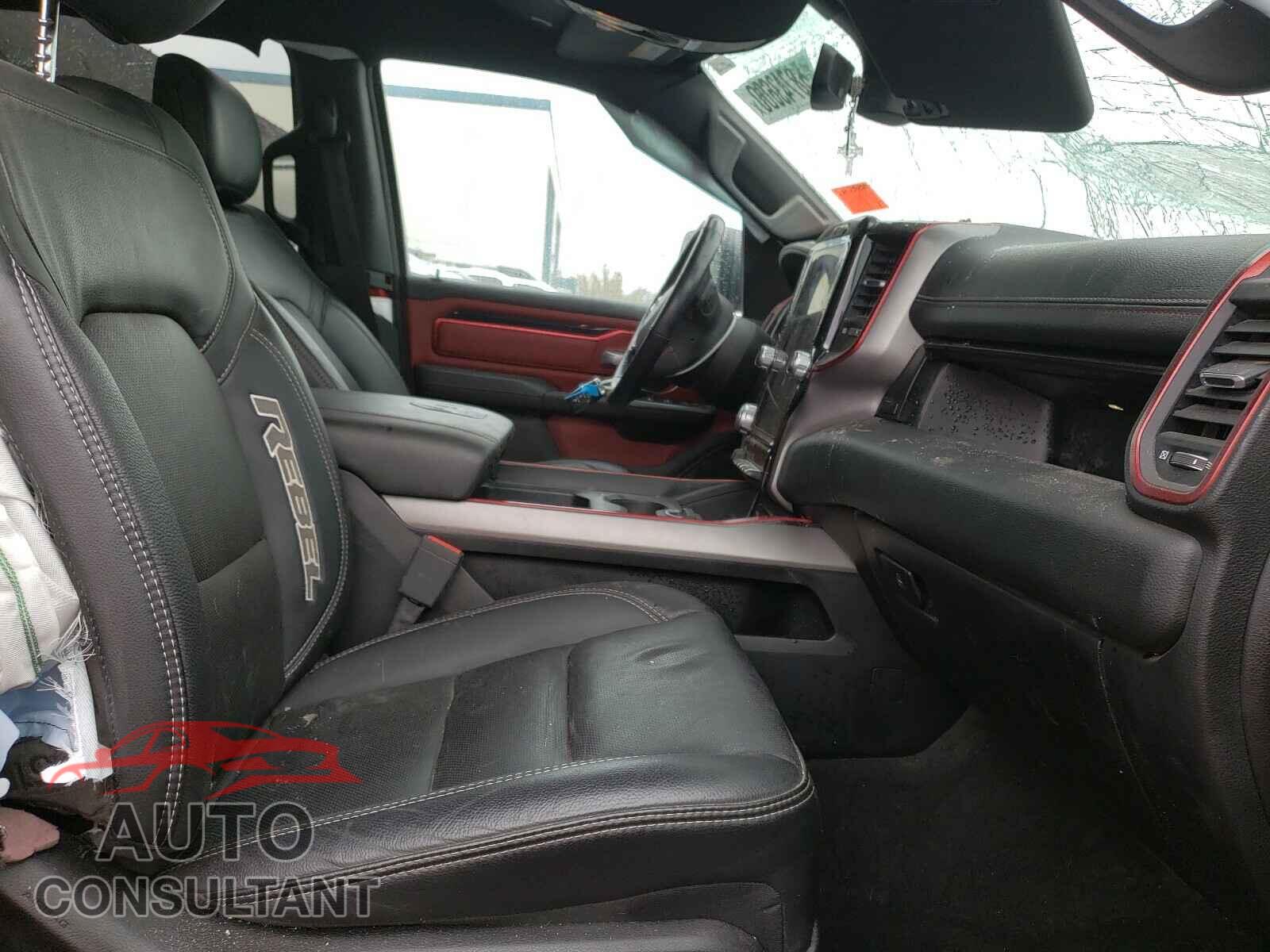 RAM 1500 2019 - 1C6SRFLT5KN921022