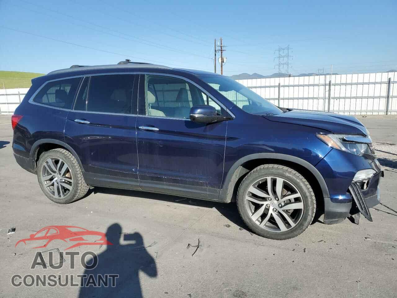 HONDA PILOT 2017 - 5FNYF6H04HB001111