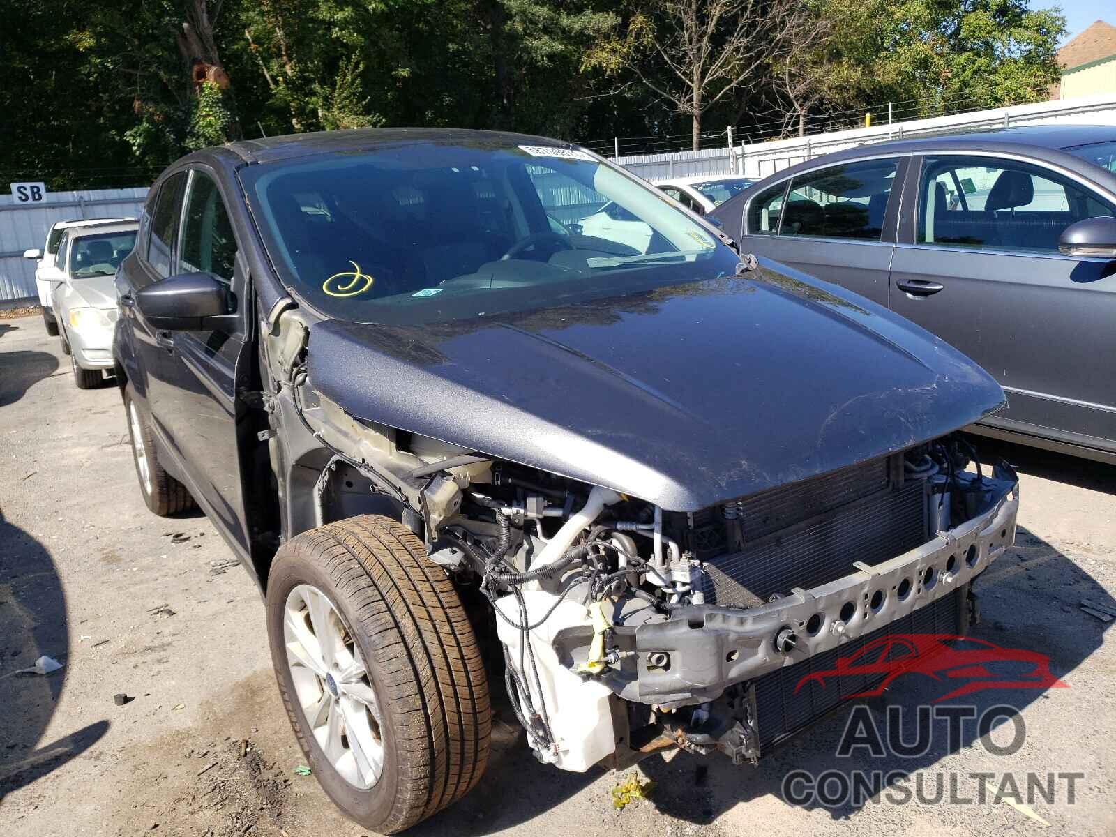 FORD ESCAPE 2017 - 1FMCU9GD5HUC71263