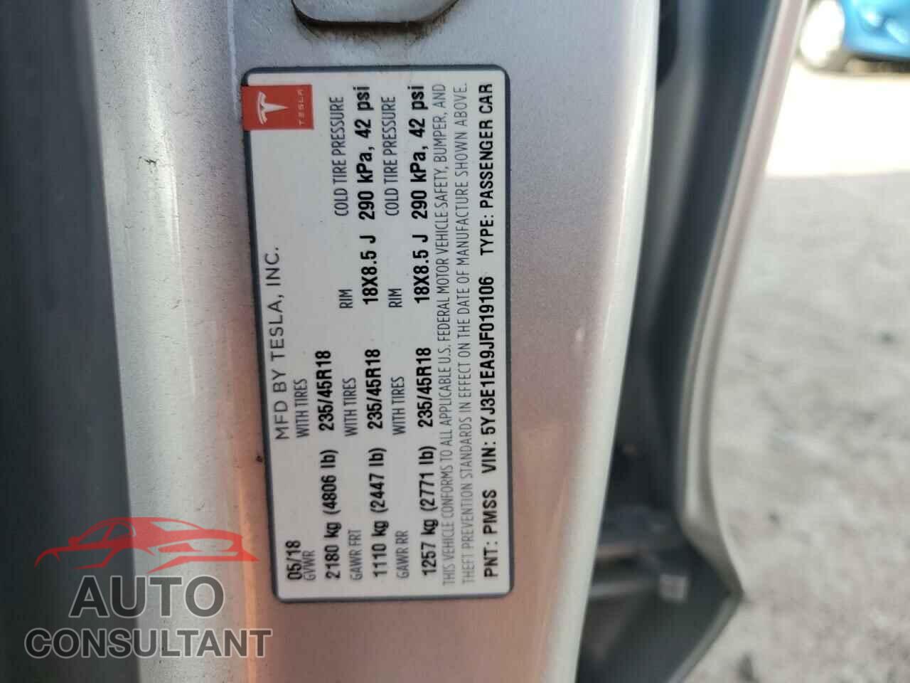 TESLA MODEL 3 2018 - 5YJ3E1EA9JF019106