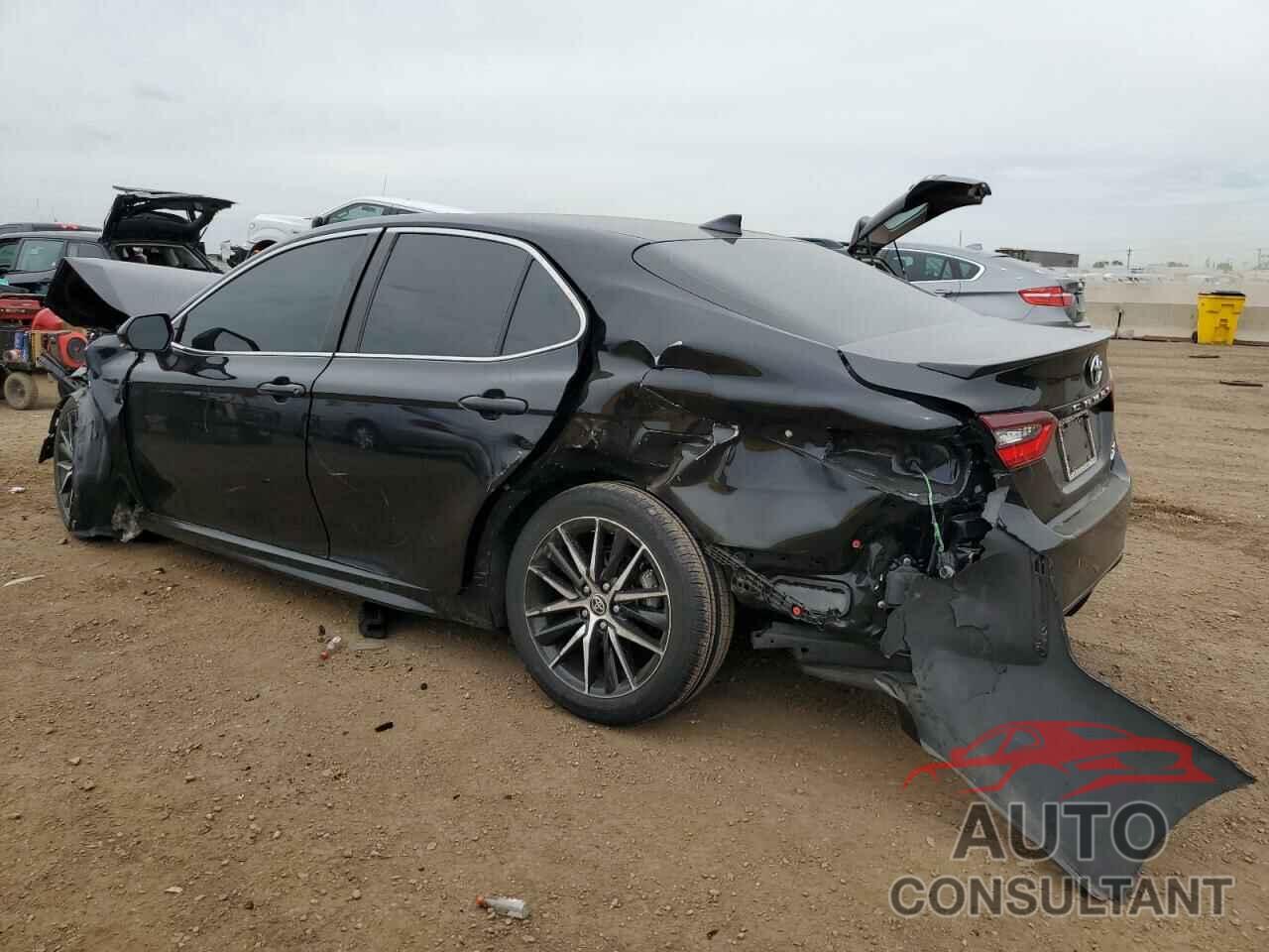 TOYOTA CAMRY 2022 - 4T1G11BK2NU055996
