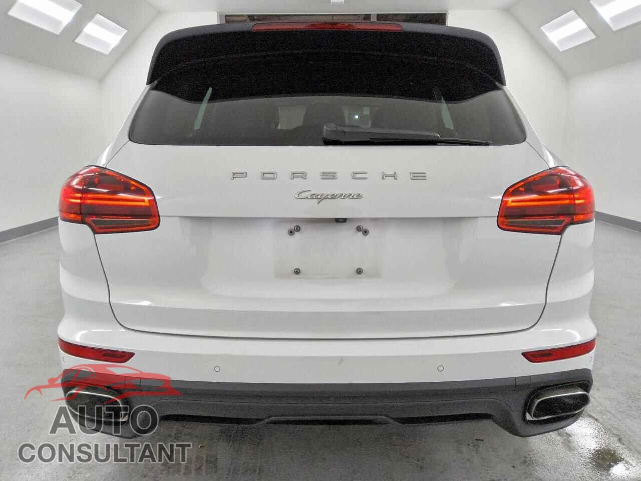 PORSCHE CAYENNE 2016 - WP1AA2A24GKA13215