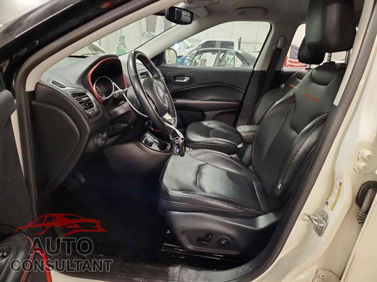 JEEP COMPASS 2018 - 3C4NJDDB2JT501191