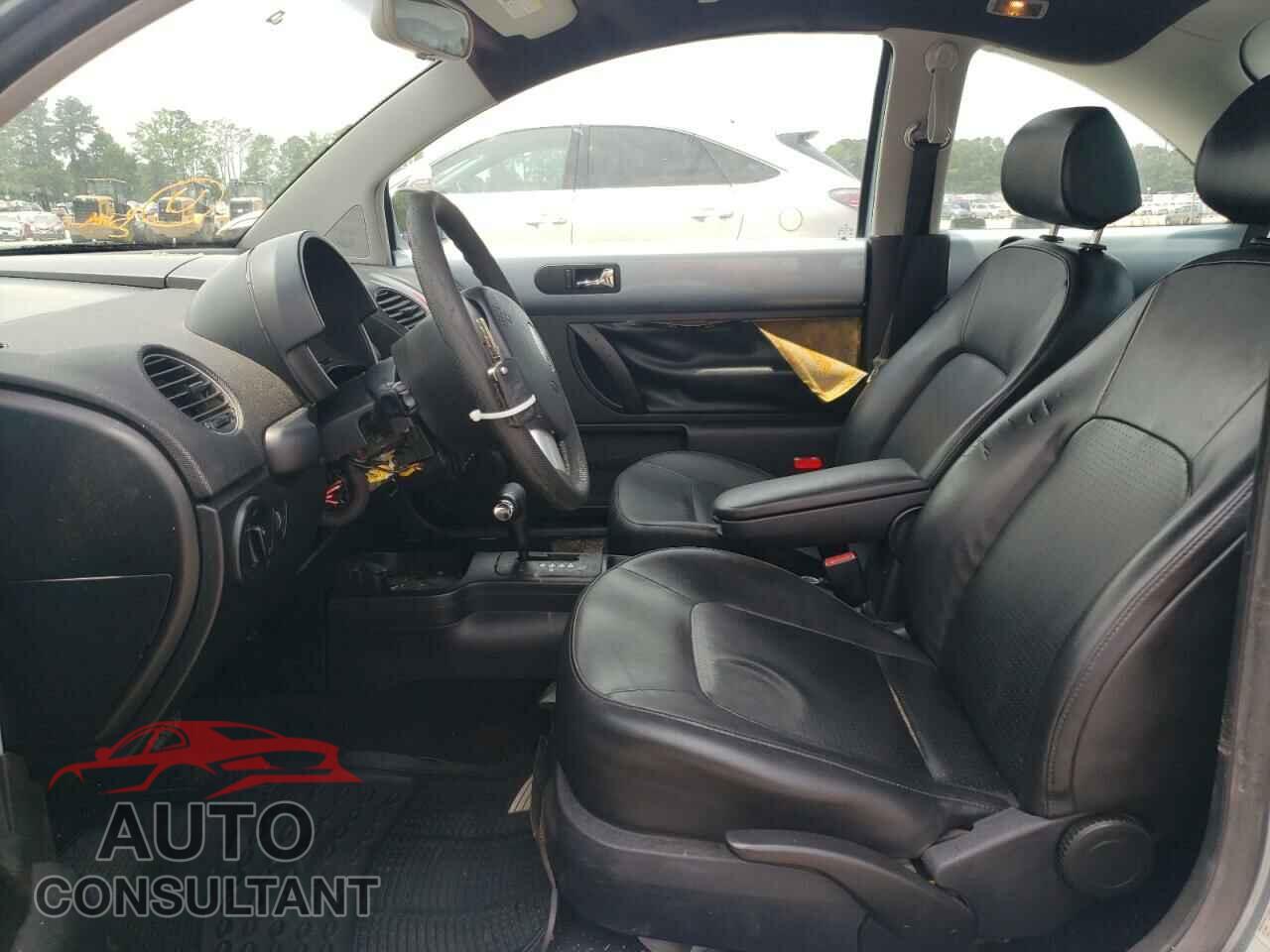 VOLKSWAGEN BEETLE 2010 - 3VWPG3AG8AM012111