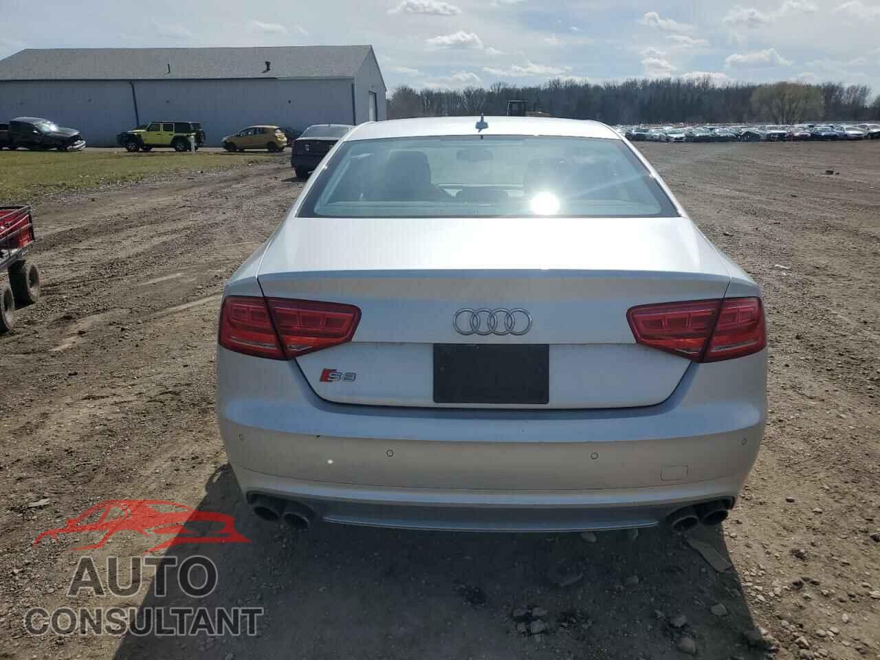 AUDI S8 2013 - WAUD2AFD1DN010425