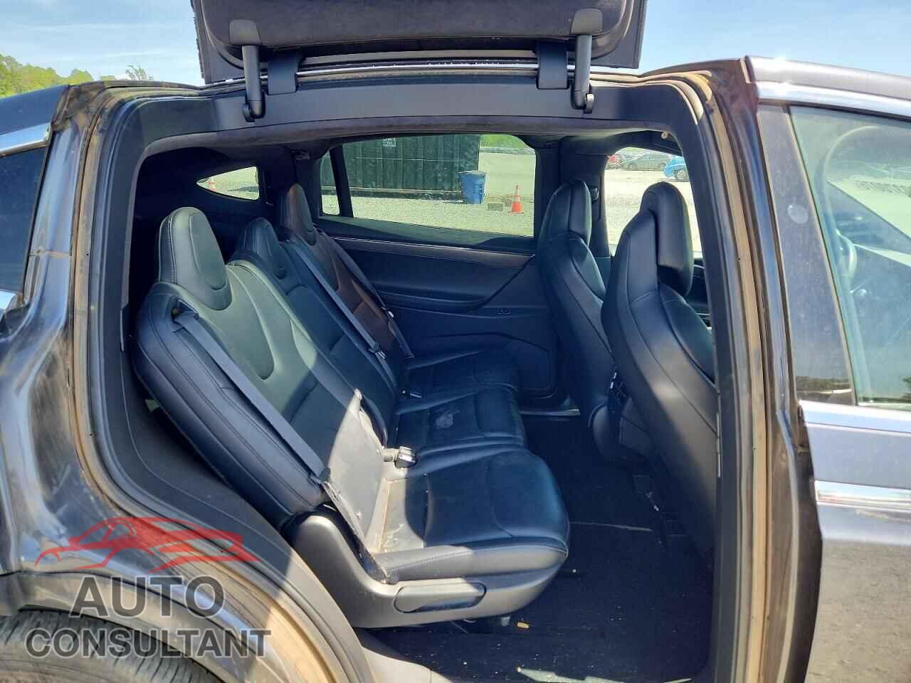 TESLA MODEL X 2018 - 5YJXCAE22JF138437